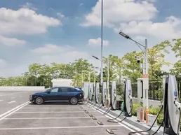 Die groeiende rol van ho&euml;krag-DC-laaiers in logistiek